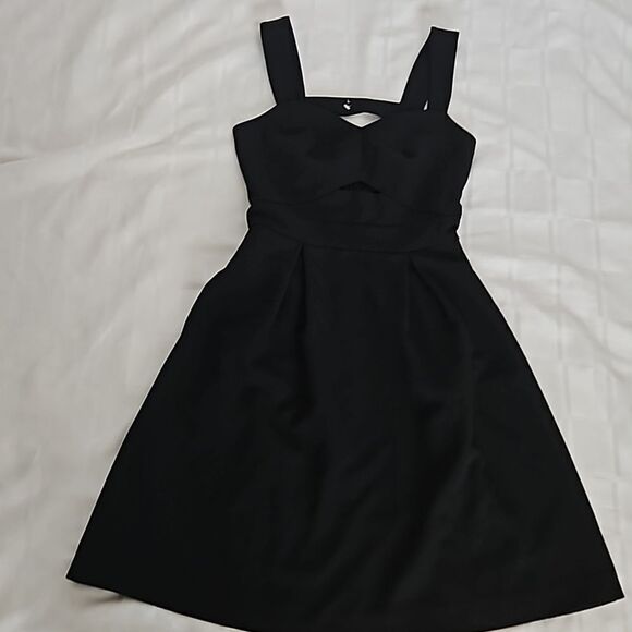 RW&CO Pleated Beaded Cut Out Mini Dress Black & Silver 00 - Picture 13 of 16